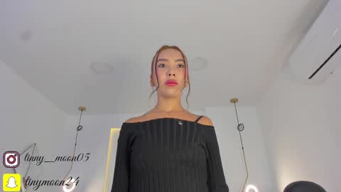 Snapshot of tinymoon_ chatting on 02.06.25 Luna online show from 02.06.25