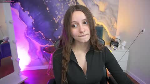 tinynataliee online show from 04.18.26