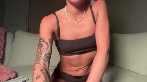 tinytayy online show from 06.03.26