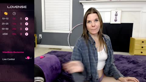 Snapshot of tinyvixxen chatting on 02.05.25 V - Read the bio please thanks. online show from 02.05.25