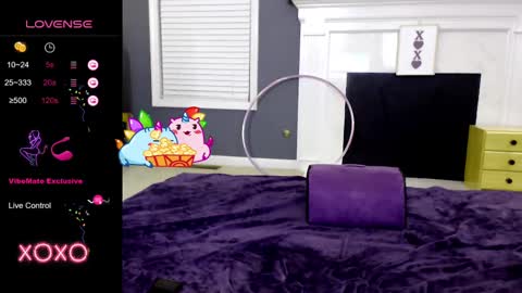 Snapshot of tinyvixxen chatting on 02.11.25 V - Read the bio please thanks. online show from 02.11.25