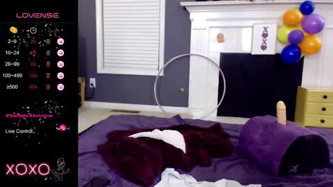 Snapshot of tinyvixxen chatting on 03.10.25 V - Read the bio please thanks. online show from 03.10.25