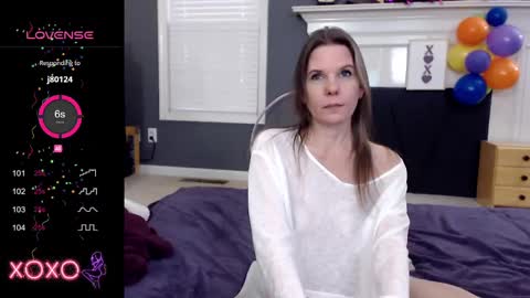 Snapshot of tinyvixxen chatting on 03.10.25 V - Read the bio please thanks. online show from 03.10.25