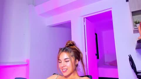 Instagram  tinyw0nder online show from 01.27.25