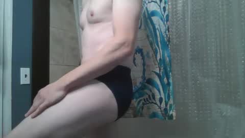 Snapshot of tittyzandbeer chatting on 11.03.25 tittyzandbeer online show from 11.03.25