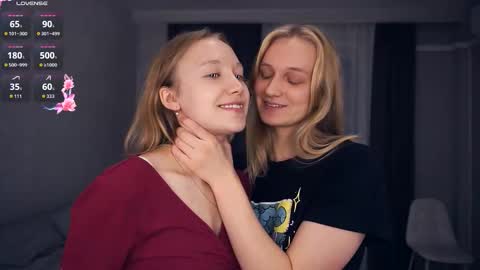 Snapshot of tobicovitt chatting on 10.16.25 Mary online show from 10.16.25