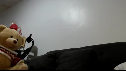 LuckyLaura online show from 12.17.25