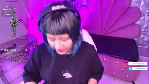 toky         online show from 11.19.25