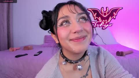   Independent model online show from 03.01.25