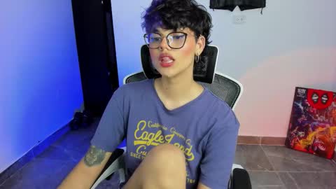 Snapshot of tokyo_uwu chatting on 10.08.25 sofi 3 online show from 10.08.25