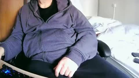 tolon408472 online show from 02.19.25