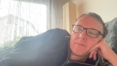 Snapshot of tom6644 chatting on 11.16.25 Tom online show from 11.16.25