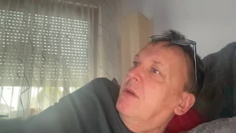 Snapshot of tom6644 chatting on 02.10.26 Tom online show from 02.10.26