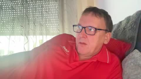 Snapshot of tom6644 chatting on 02.13.26 Tom online show from 02.13.26