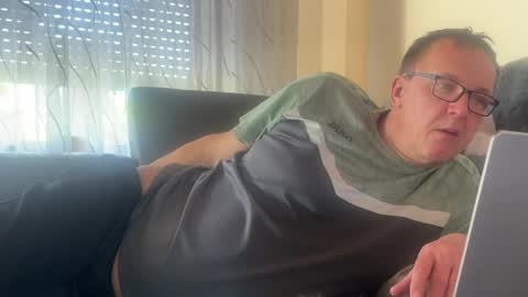 Tom online show from 04.08.26