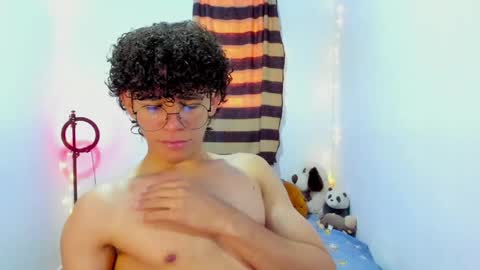 Tom Blue online show from 04.19.26