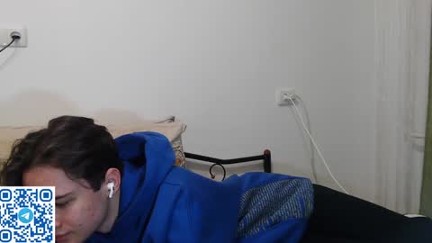 Snapshot of tom_er0s chatting on 12.15.24 Tom online show from 12.15.24