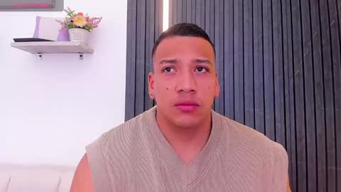 Tom muscle1 online show from 09.18.25