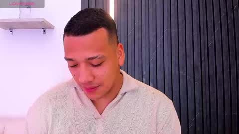 Tom muscle1 online show from 10.22.25