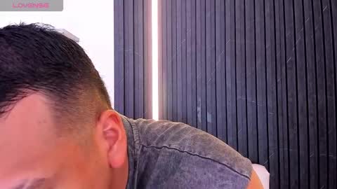 Tom muscle1 online show from 10.23.25