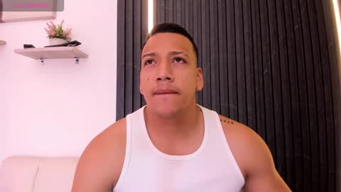 Tom muscle1 online show from 11.08.25