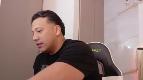 Tom muscle1 online show from 03.08.26