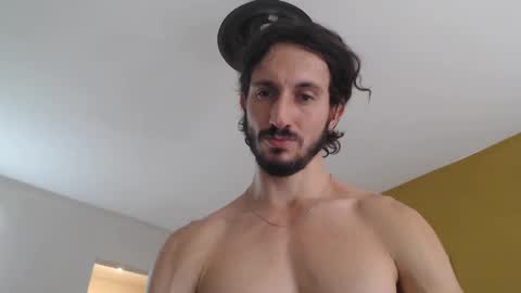 Snapshot of tom_show chatting on 02.03.25 tom_show online show from 02.03.25