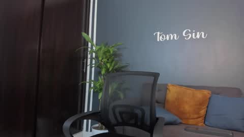 Tom Sin online show from 12.31.24