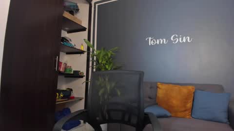 Tom Sin online show from 01.02.25