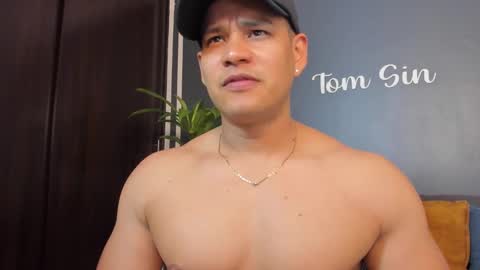 Tom Sin online show from 02.10.25