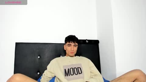 Snapshot of tom_walton chatting on 02.09.25 tom online show from 02.09.25