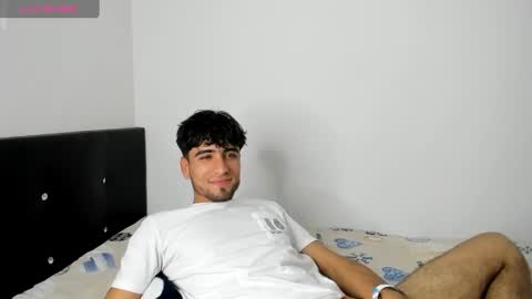 Snapshot of tom_walton chatting on 03.12.25 tom online show from 03.12.25