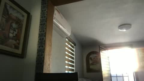 Snapshot of tomascausa chatting on 12.02.24 Hola online show from 12.02.24