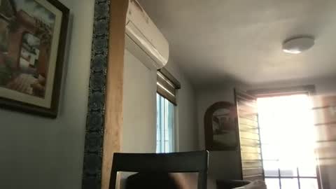 Snapshot of tomascausa chatting on 12.31.24 Hola online show from 12.31.24