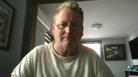 Snapshot of tomascausa chatting on 01.16.25 Hola online show from 01.16.25