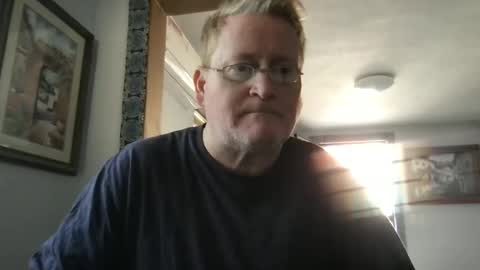 Snapshot of tomascausa chatting on 01.21.25 Hola online show from 01.21.25