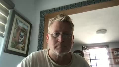 Snapshot of tomascausa chatting on 02.11.25 Hola online show from 02.11.25