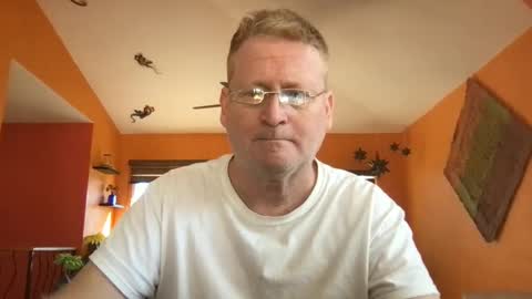 Snapshot of tomascausa chatting on 03.11.25 Hola online show from 03.11.25