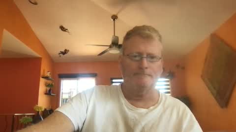Snapshot of tomascausa chatting on 04.21.26 Hola online show from 04.21.26