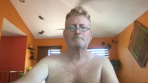 Snapshot of tomascausa chatting on 06.26.26 Hola online show from 06.26.26