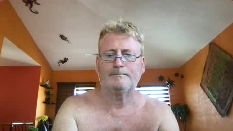 Snapshot of tomascausa chatting on 07.06.26 Hola online show from 07.06.26