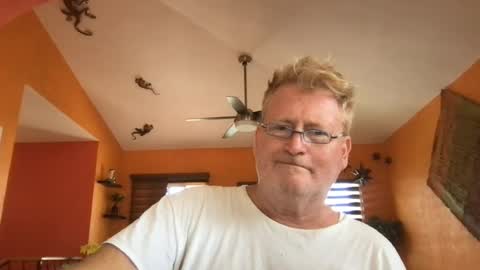 Snapshot of tomascausa chatting on 07.17.26 Hola online show from 07.17.26