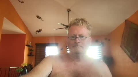 Snapshot of tomascausa chatting on 07.21.26 Hola online show from 07.21.26