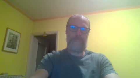 Snapshot of tomasmilian77 chatting on 12.18.25 Tomas Milian online show from 12.18.25