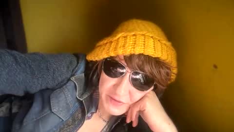 Snapshot of tomboy_titties chatting on 01.01.25 tomboy_titties online show from 01.01.25