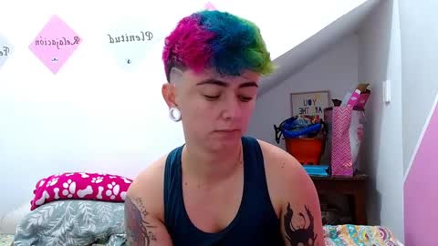 Snapshot of tomboyblue chatting on 10.11.25 Blue online show from 10.11.25