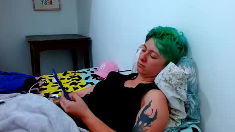 Snapshot of tomboyblue chatting on 02.08.26 Blue online show from 02.08.26