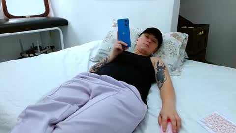 Snapshot of tomboyblue chatting on 02.13.26 Blue online show from 02.13.26