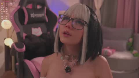  Tomie  online show from 09.26.25