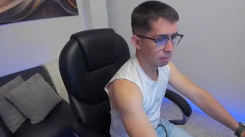 Snapshot of tommas_johnson chatting on 02.22.26 Tomas online show from 02.22.26